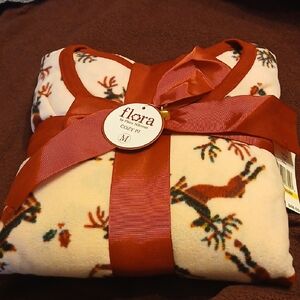 Flora Nikrooz Festive Reindeer Blanket - Cream and Red Size M